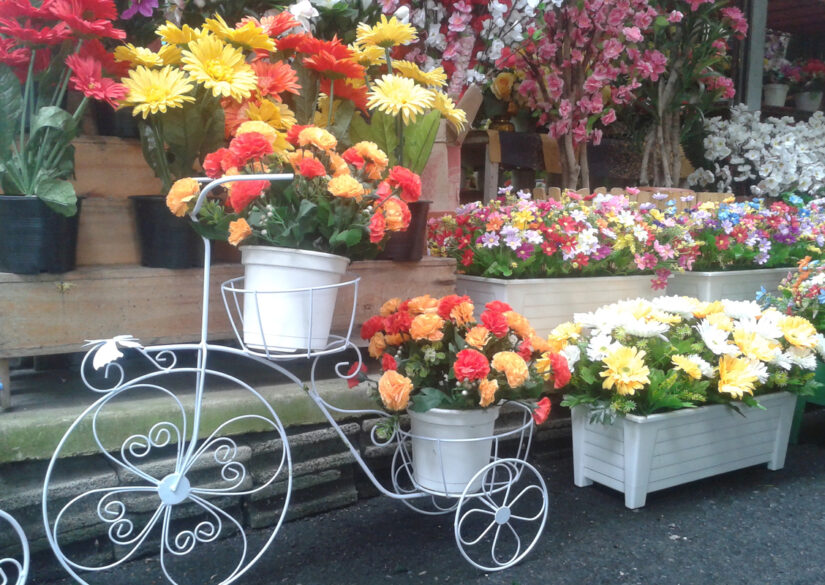 giv-din-have-liv-med-kunstige-blomster