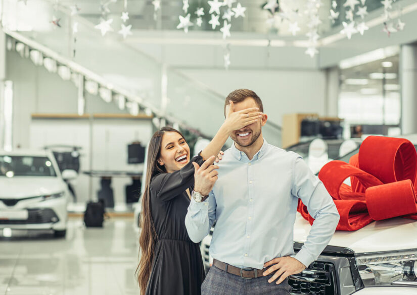 gaa-all-in-koeb-en-bil-til-manden