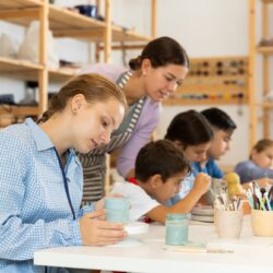 kreative-aktiviteter-find-ro-naervaer-og-skab-noget-med-haenderne